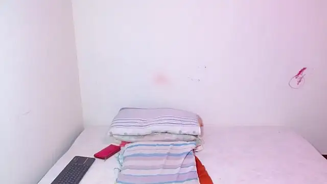 Snapshot of lorenacapelli chatting on 11/21/25, 08:07 lorenacapelli online show from 11/21/25, 08:07