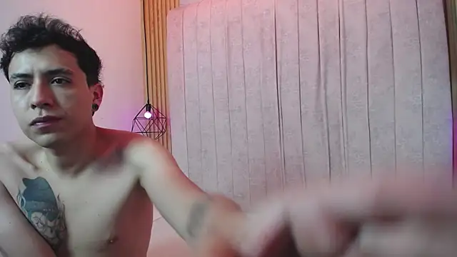 Snapshot of jakeyariana chatting on 10/20/25, 07:58 jakeyariana online show from 10/20/25, 07:58