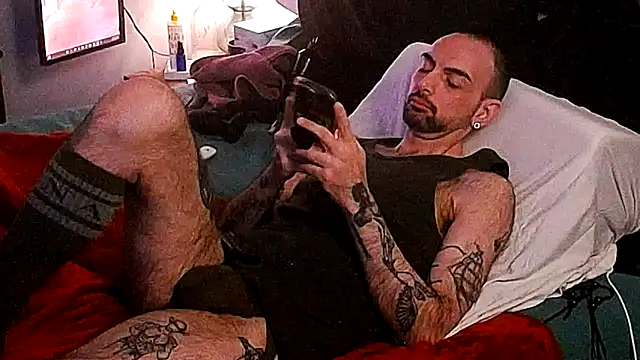 hungbot online show from 12/16/25, 05:56