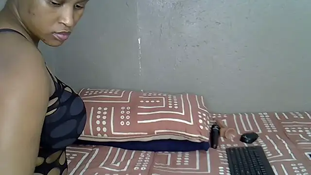 Bellabootie online show from 10/31/25, 02:40