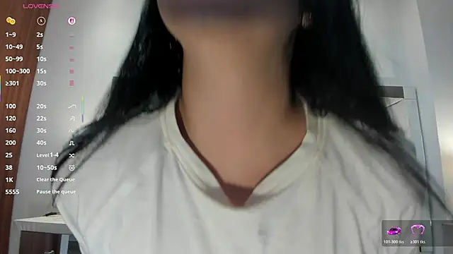 Snapshot of Natasha_Kiim_ chatting on 11/17/25, 12:49 Natasha Kiim online show from 11/17/25, 12:49