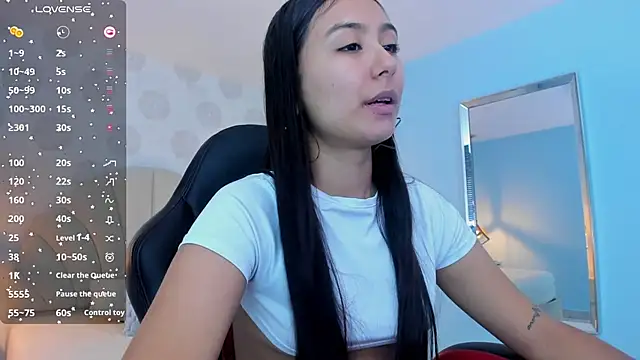 ALAHIACRUZ1 online show from 06/13/26, 11:13