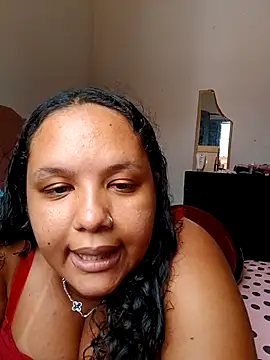 Snapshot of EggedGrowth chatting on 10/13/25, 05:35 EggedGrowth online show from 10/13/25, 05:35