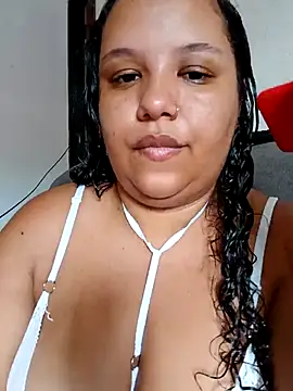 Snapshot of EggedGrowth chatting on 11/12/25, 01:33 EggedGrowth online show from 11/12/25, 01:33