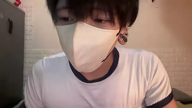 Snapshot of tora3220 chatting on 11/26/25, 01:45 tora3220 online show from 11/26/25, 01:45