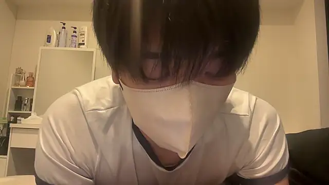 Snapshot of tora3220 chatting on 04/01/26, 12:39 tora3220 online show from 04/01/26, 12:39