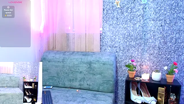 Snapshot of Sally_Ricci chatting on 10/03/25, 11:40 Sally Ricci online show from 10/03/25, 11:40