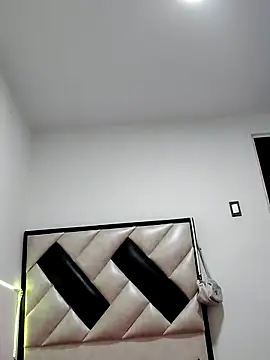 NileveSantanna online show from 10/26/25, 09:10