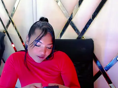 AuroraRoss online show from 10/18/25, 11:33