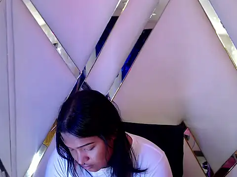 AuroraRoss online show from 10/27/25, 05:28