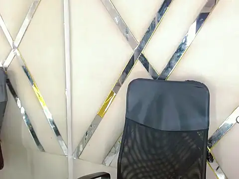 AuroraRoss online show from 10/29/25, 07:15