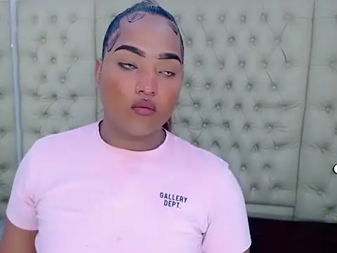 AuroraRoss online show from 11/02/25, 06:10