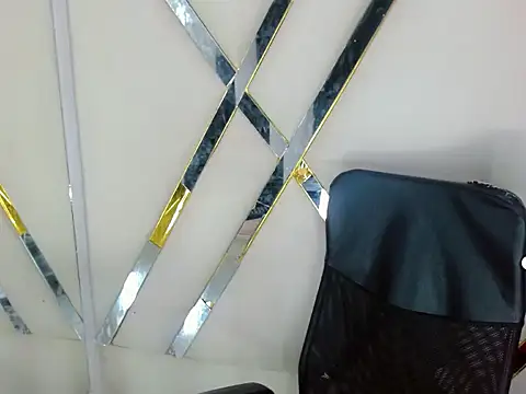 AuroraRoss online show from 11/08/25, 07:56