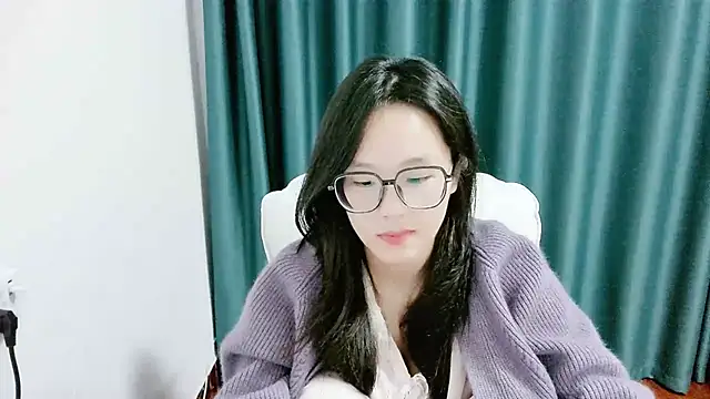 Snapshot of guai00 chatting on 10/30/25, 06:19 guai00 online show from 10/30/25, 06:19