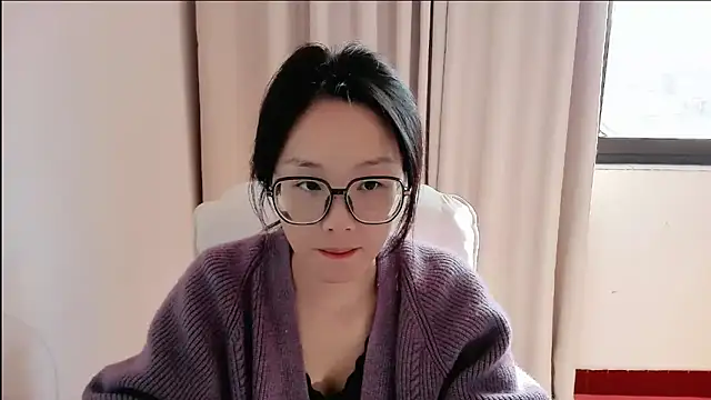 Snapshot of guai00 chatting on 11/19/25, 02:55 guai00 online show from 11/19/25, 02:55