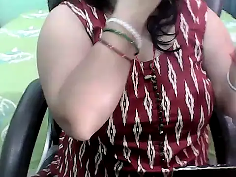 BABITA KUMARII online show from 06/13/26, 05:11