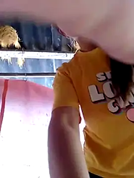 Snapshot of Sera_sexy01 chatting on 10/18/25, 08:04 Sera sexy01 online show from 10/18/25, 08:04