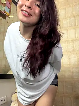 Snapshot of came_lia1 chatting on 10/04/25, 02:09 came lia1 online show from 10/04/25, 02:09