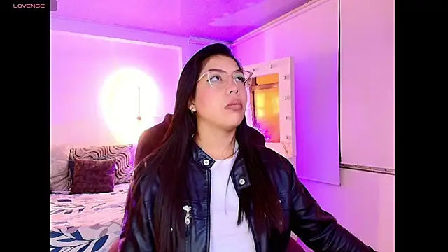 kloe28 online show from 11/14/25, 03:49