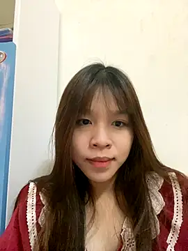 Snapshot of Hanaa07_ chatting on 10/16/25, 12:44 Hanaa07 online show from 10/16/25, 12:44