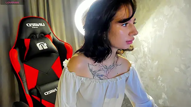 Snapshot of Michelle_Murray chatting on 10/29/25, 01:19 Michelle Murray online show from 10/29/25, 01:19