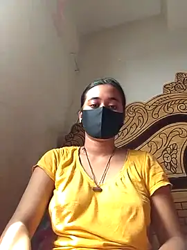 Snapshot of Love_Queen11 chatting on 09/25/25, 04:05 Love Queen11 online show from 09/25/25, 04:05