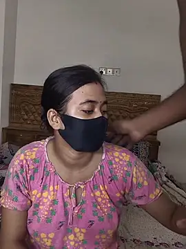 Snapshot of Love_Queen11 chatting on 11/01/25, 07:54 Love Queen11 online show from 11/01/25, 07:54