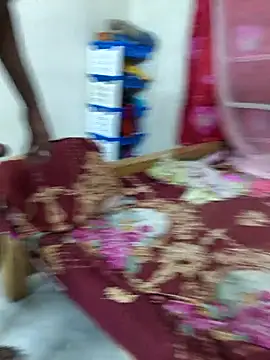 Snapshot of Love_Queen11 chatting on 11/01/25, 08:00 Love Queen11 online show from 11/01/25, 08:00