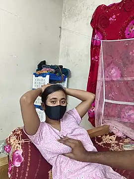 Snapshot of Love_Queen11 chatting on 11/03/25, 05:03 Love Queen11 online show from 11/03/25, 05:03