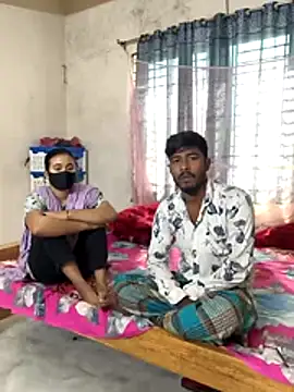 Snapshot of Love_Queen11 chatting on 11/18/25, 04:28 Love Queen11 online show from 11/18/25, 04:28