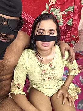 Snapshot of Love_Queen11 chatting on 11/18/25, 04:33 Love Queen11 online show from 11/18/25, 04:33