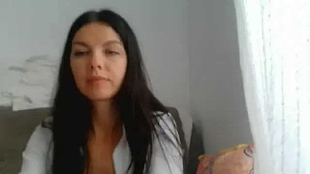 Snapshot of Lorivell chatting on 10/29/25, 02:19 Lorivell online show from 10/29/25, 02:19