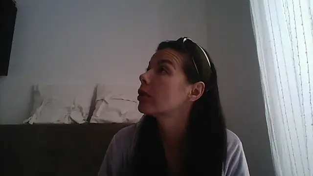 Snapshot of Lorivell chatting on 11/22/25, 01:54 Lorivell online show from 11/22/25, 01:54