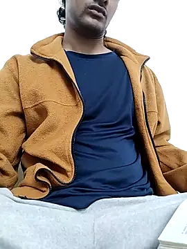 Snapshot of Ilhaamgrey chatting on 12/18/25, 03:18 Ilhaamgrey online show from 12/18/25, 03:18