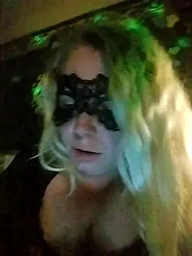 Snapshot of Fiona696 chatting on 09/24/25, 06:00 Fiona696 online show from 09/24/25, 06:00