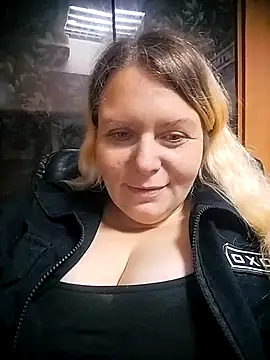 Snapshot of Fiona696 chatting on 10/05/25, 05:50 Fiona696 online show from 10/05/25, 05:50