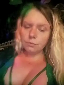 Snapshot of Fiona696 chatting on 10/06/25, 03:20 Fiona696 online show from 10/06/25, 03:20