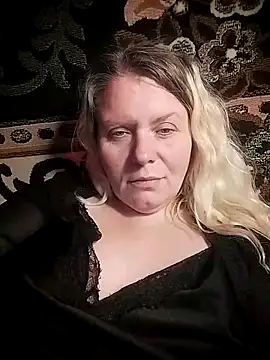 Snapshot of Fiona696 chatting on 10/07/25, 08:28 Fiona696 online show from 10/07/25, 08:28