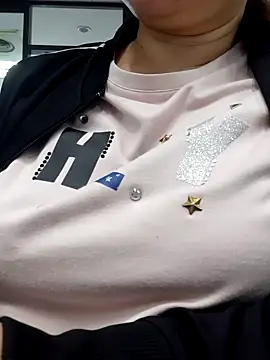 Snapshot of Kimkhaepretty chatting on 11/07/25, 03:17 Kimkhaepretty online show from 11/07/25, 03:17