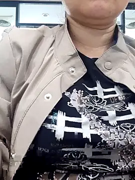 Snapshot of Kimkhaepretty chatting on 11/21/25, 03:38 Kimkhaepretty online show from 11/21/25, 03:38