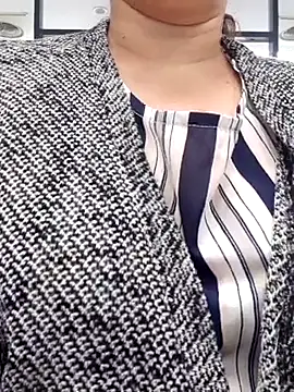 Snapshot of Kimkhaepretty chatting on 11/24/25, 03:50 Kimkhaepretty online show from 11/24/25, 03:50