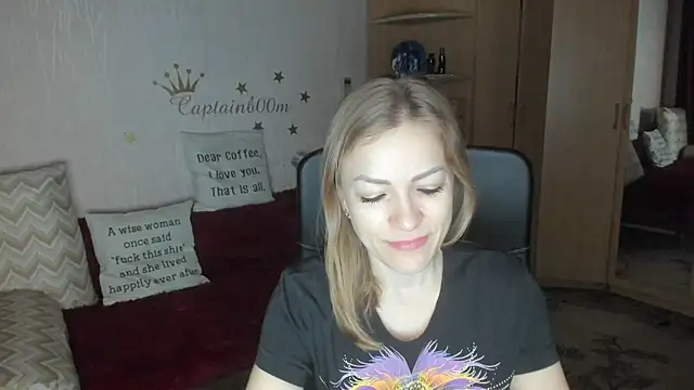 Tiffany Bates online show from 10/22/25, 03:29