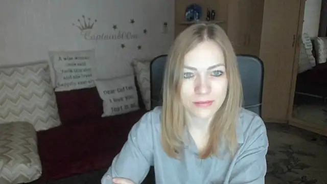 Tiffany Bates online show from 11/12/25, 03:18