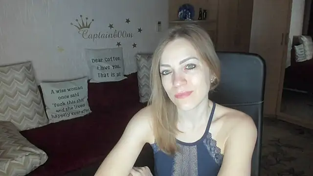 Tiffany Bates online show from 12/02/25, 03:45