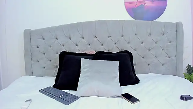 Snapshot of melevansxs chatting on 11/12/25, 08:30 melevansxs online show from 11/12/25, 08:30