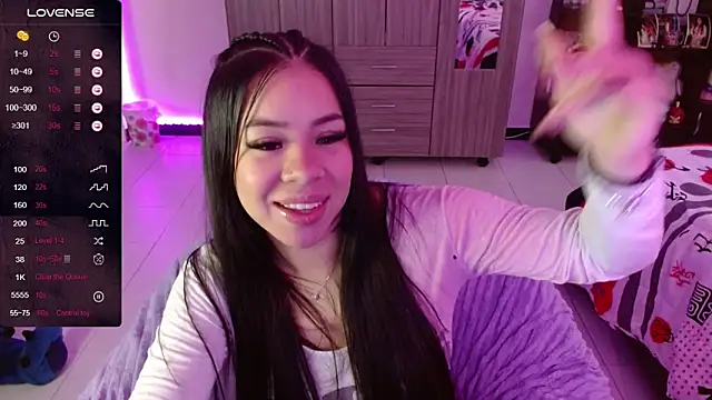 Snapshot of Isaabellaa_24 chatting on 10/26/25, 02:45 Isaabellaa 24 online show from 10/26/25, 02:45