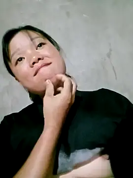 Snapshot of Samyy_xx chatting on 10/26/25, 12:11 Samyy xx online show from 10/26/25, 12:11