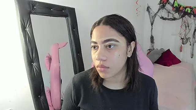 Snapshot of vanelope_smith chatting on 11/03/25, 11:26 vanelope smith online show from 11/03/25, 11:26