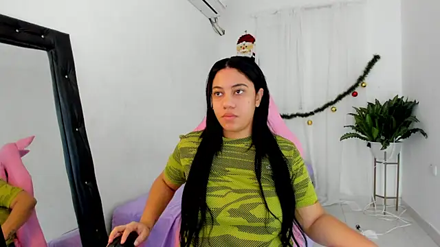 Snapshot of vanelope_smith chatting on 11/30/25, 01:31 vanelope smith online show from 11/30/25, 01:31