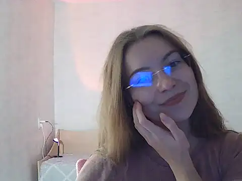 Snapshot of Melirynn chatting on 10/27/25, 06:23 Melirynn online show from 10/27/25, 06:23